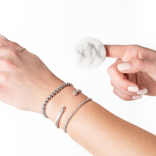 Illuminating Pom Tarnish Eraser®